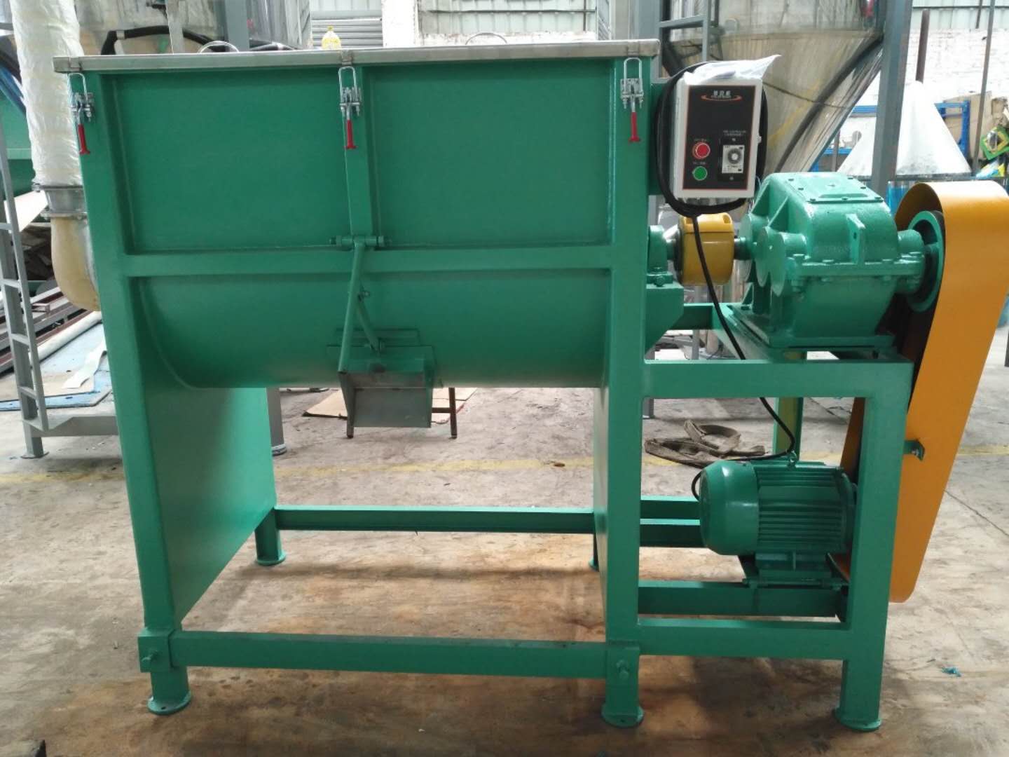 1噸飼料臥式攪拌機價格 飼料臥式攪拌機廠家